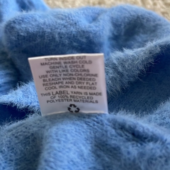 Hippie rose Alaskan blue color sweater - Picture 4 of 6